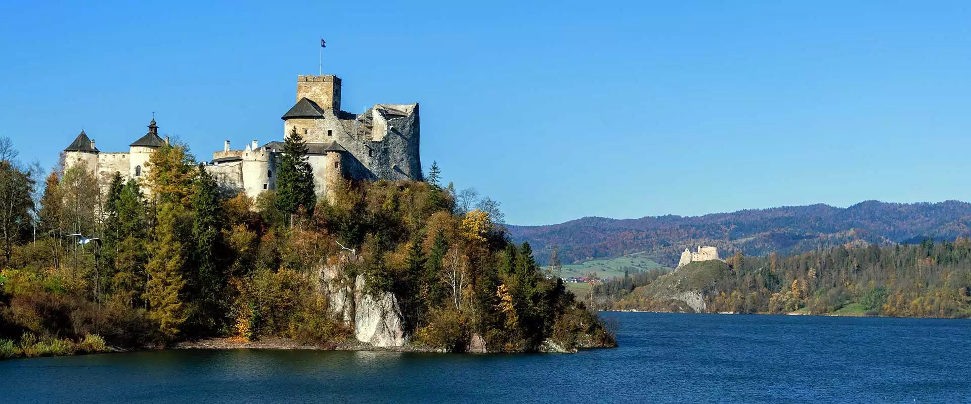 Zamek w Niedzicy nad Zalewem Czorsztyńskim
