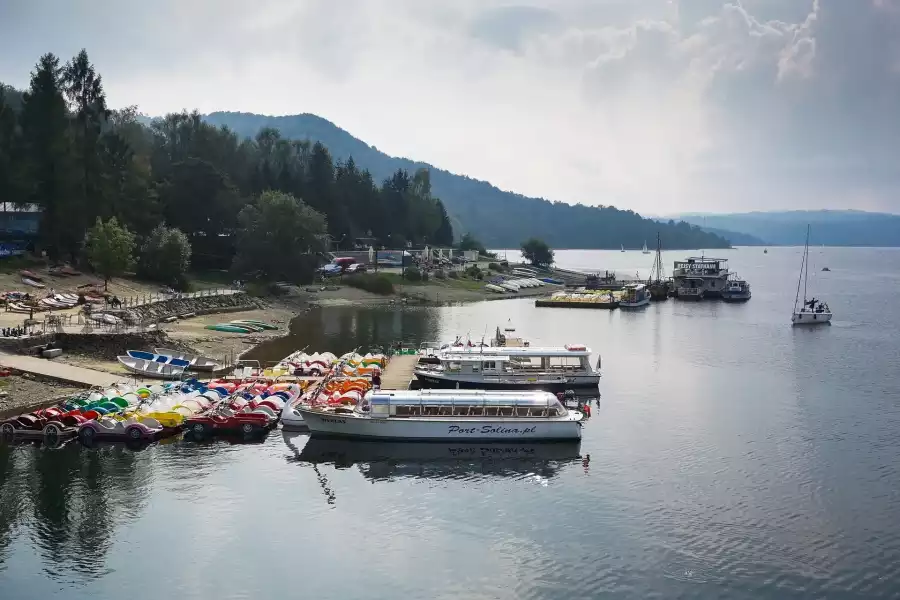 marina na Jeziorze Solińskim