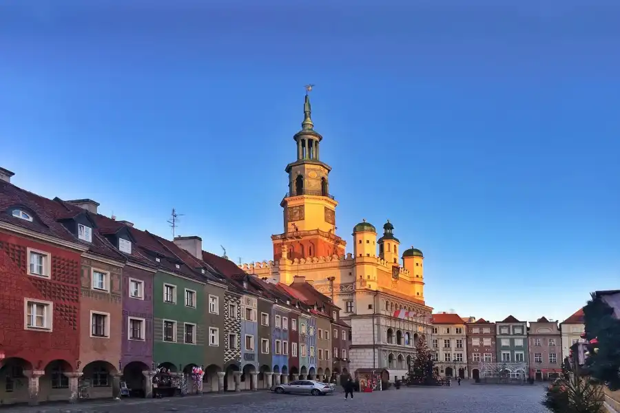 Poznań Kolonia i obóz z parkami rozrywki