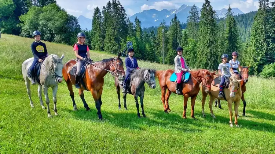 Koloni i obóz jazdy konnej w Tatrach