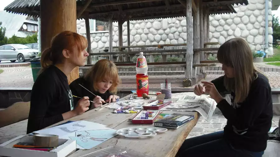 Kolonia i obóz plastyczne