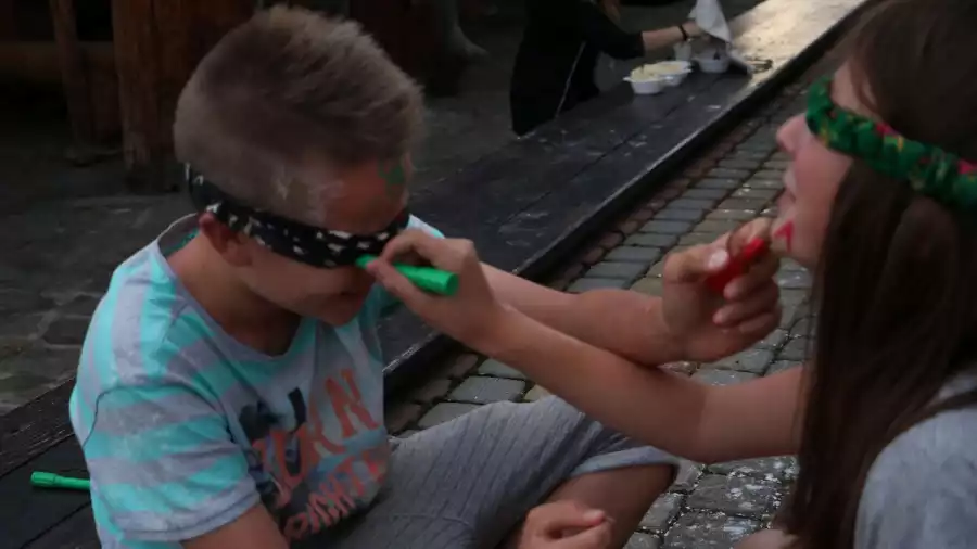 Kolonia i obóz plastyczne