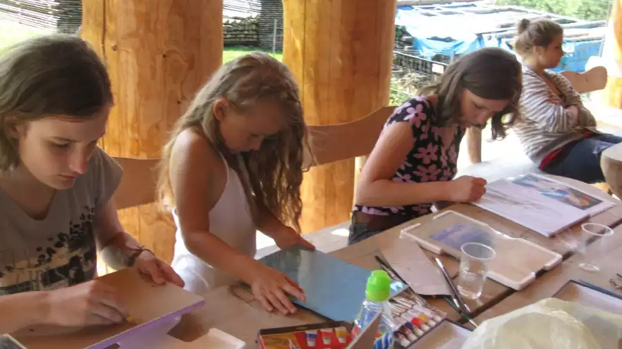 Kolonia i obóz plastyczne