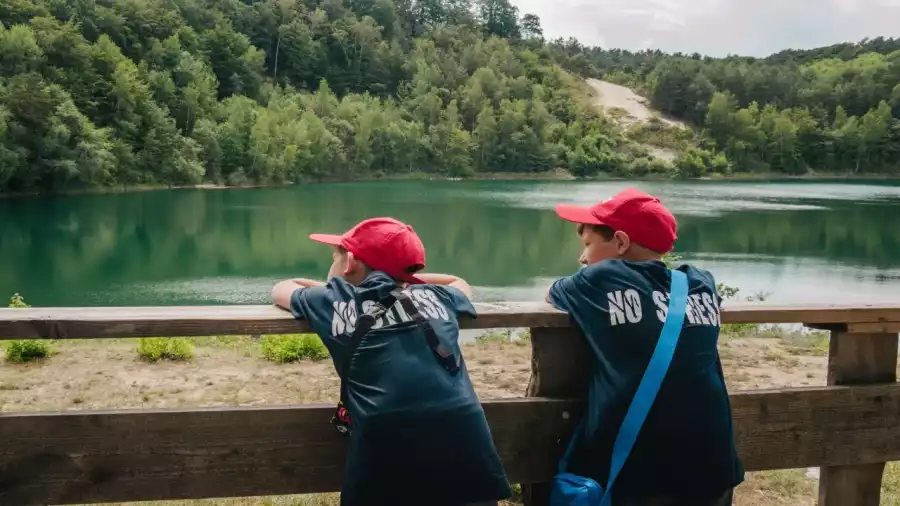 uczestnicy kolonii na wycieczce