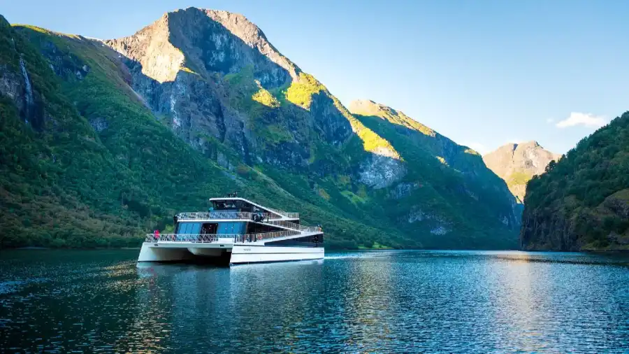  Fiord Camp - obóz rekreacyjny ze zwiedzaniem w Norwegii