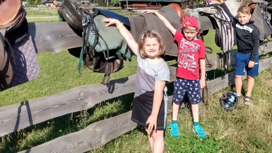pobyt w stajni podczas kolonii letniej