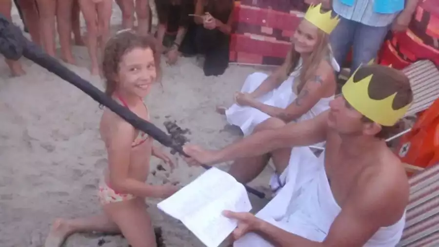 zabawy na plaży podczas kolonii