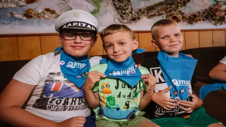 Rowy Kolonia i obóz rekreacyjny nad morzem