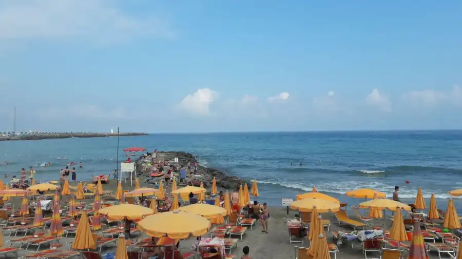  Poznajemy Toskanię i Ligurię + Gardaland- rekreacyjny obóz we Włoszech ze zwiedzaniem
