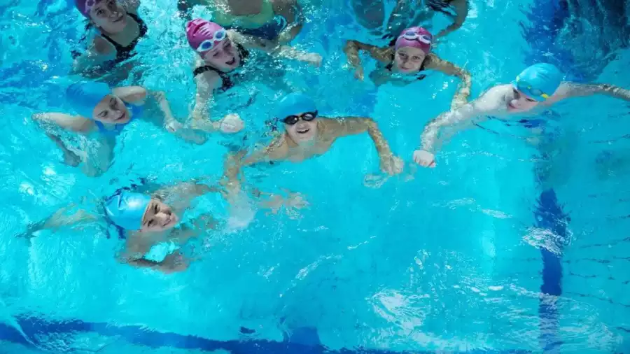 Kolonia pływacka nad morzem