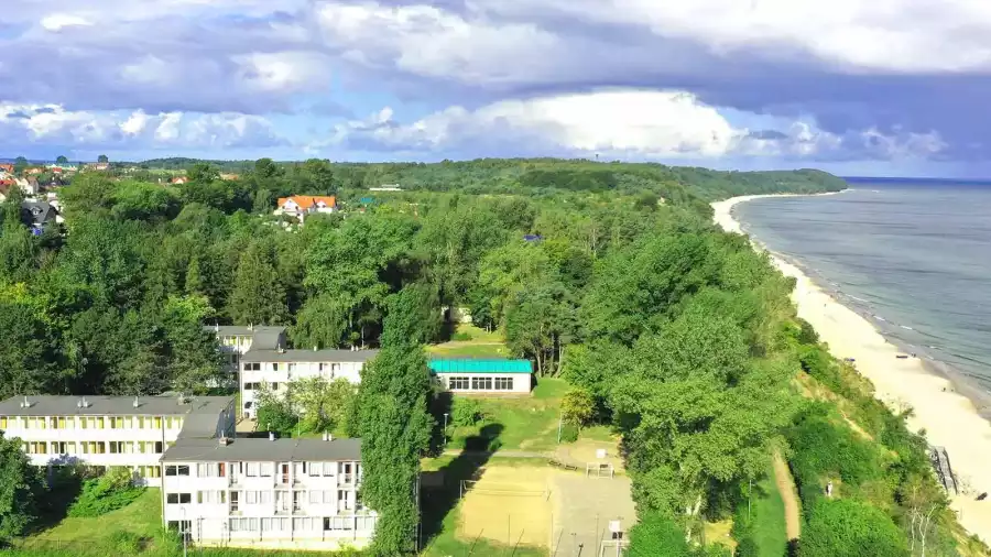 Młodzieżowy obóz piłki nożnej nad morzem