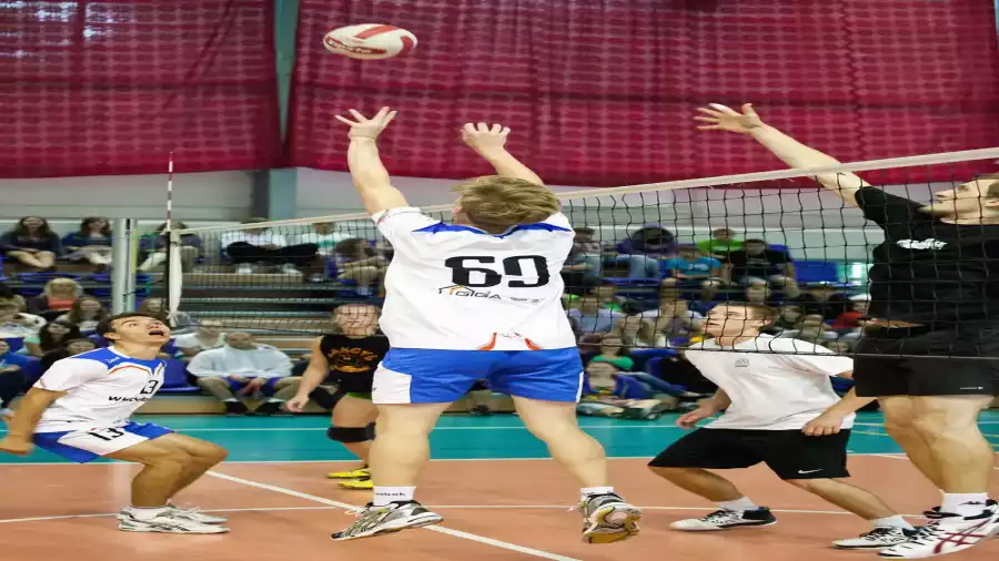 Obóz siatkówki nad morzem