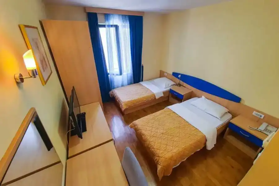 Budva Summer Camp - obóz letni w Czarnogórze samolotem z Gdańska