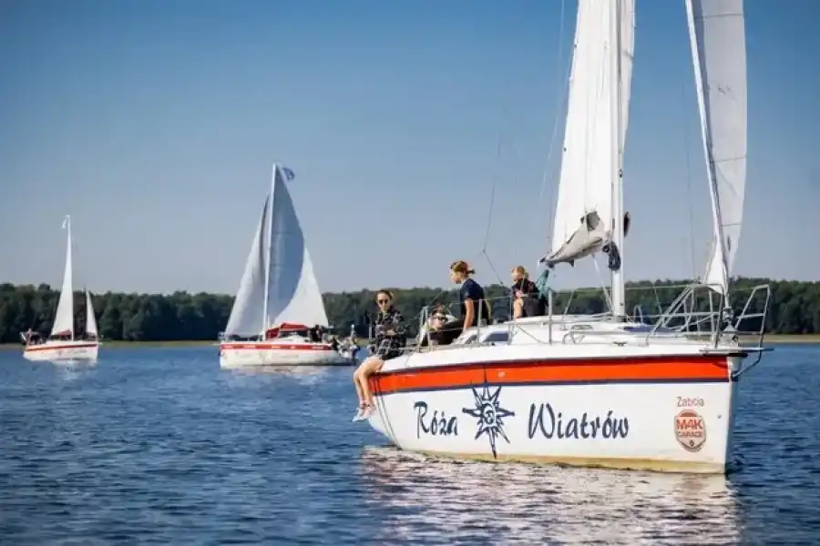 Wielkie Jeziora Mazurskie Młodzieżowy rejs turystyczny przez całe Mazury - 14 dni