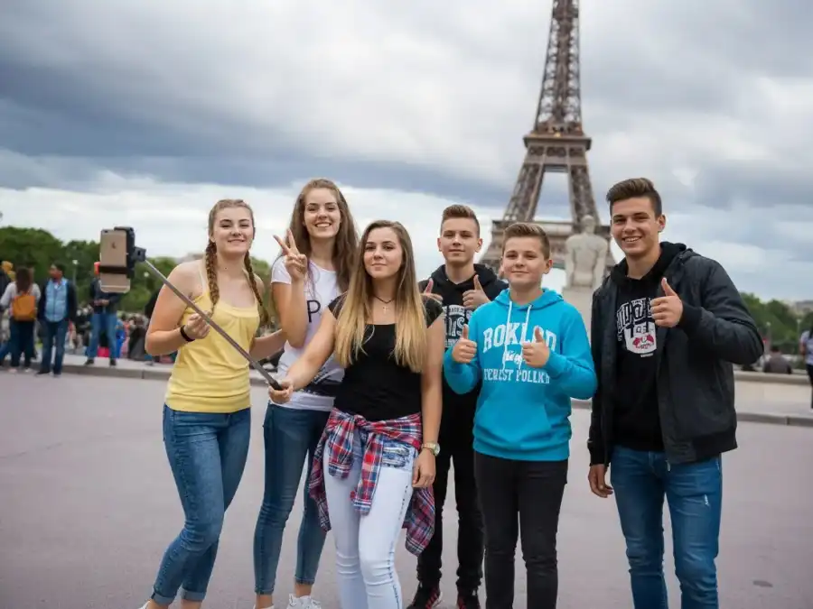 Europa Obóz Młodzieżowy - EUROTRIP - Paryż, Disneyland, Amsterdam, Bruksela, Berlin