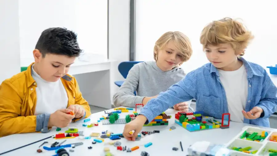 Minecraft, survival, lego - kolonia letnia dla dzieci