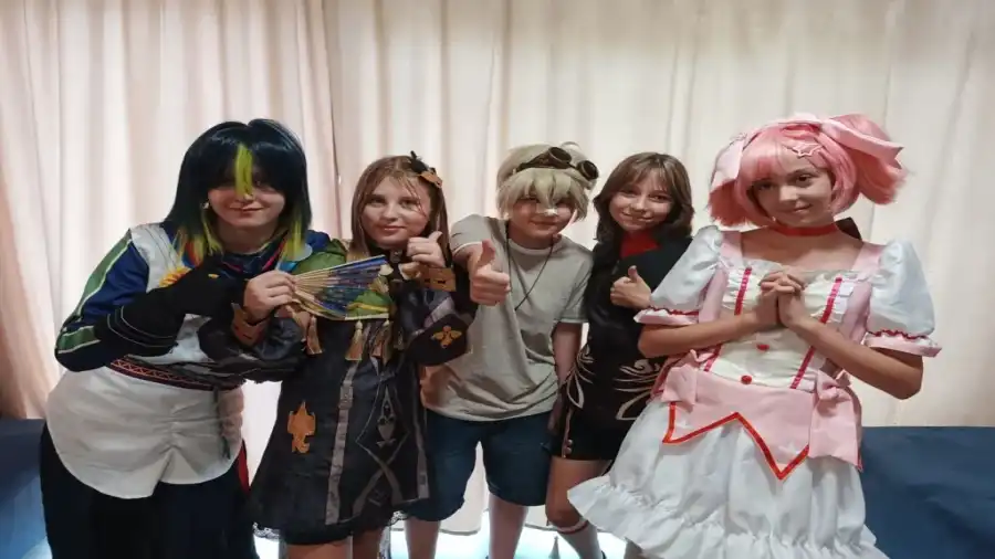 Chill wakacje w stylu anime - młodzieżowy obóz nad morzem
