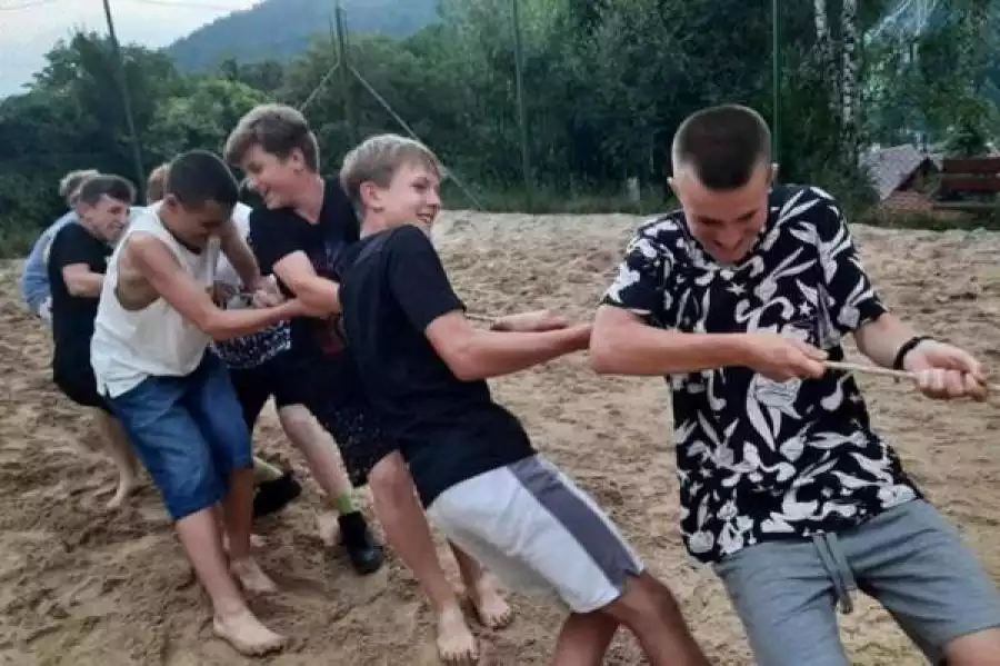 Szczyrk Kolonia i młodzieżowy obóz przygodowy Beskidzka Zajawka