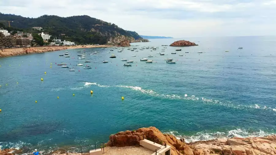 Lloret de Mar Młodzieżowy obóz z wycieczką do Figueres i zabawą w Waterworld