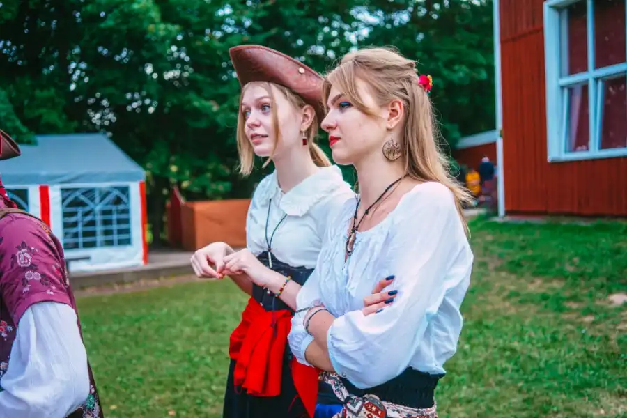 Drzewina Młodzieżowy obóz RPG Tol Calen - Glamping