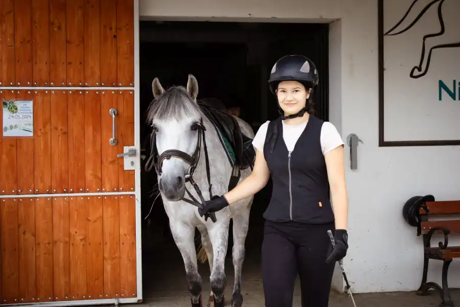 Niestępowo Kolonia i obóz jeździecki - Pierwszy Galop