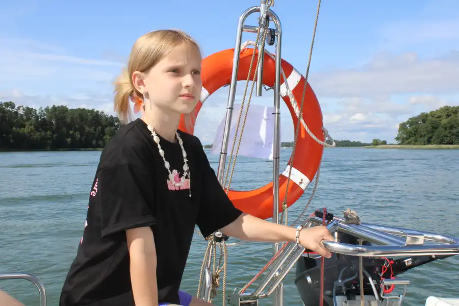 Wielkie Jeziora Mazurskie Robinson Crusoe - Żeglarski rejs dla dzieci i młodzieży z elementami survivalu