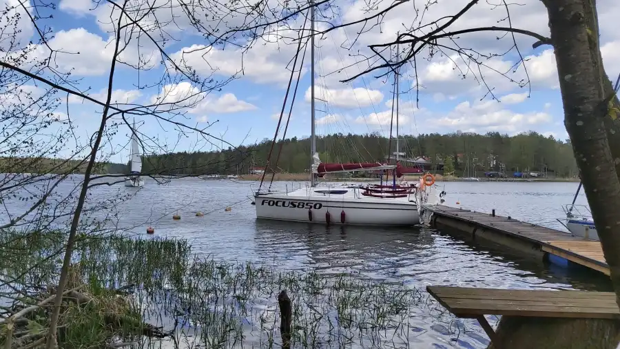 Wielkie Jeziora Mazurskie Robinson Crusoe - Żeglarski rejs dla dzieci i młodzieży z elementami survivalu
